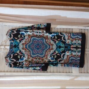 Nicole Vibrant Black and Blue Patterned 3/4 Length Sleeve Size Medium